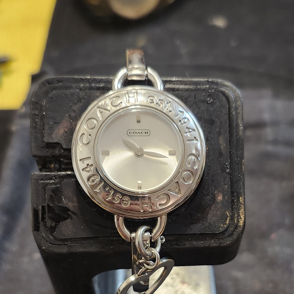 Beautiful Vintage Coach Phoebe Braclet Watch